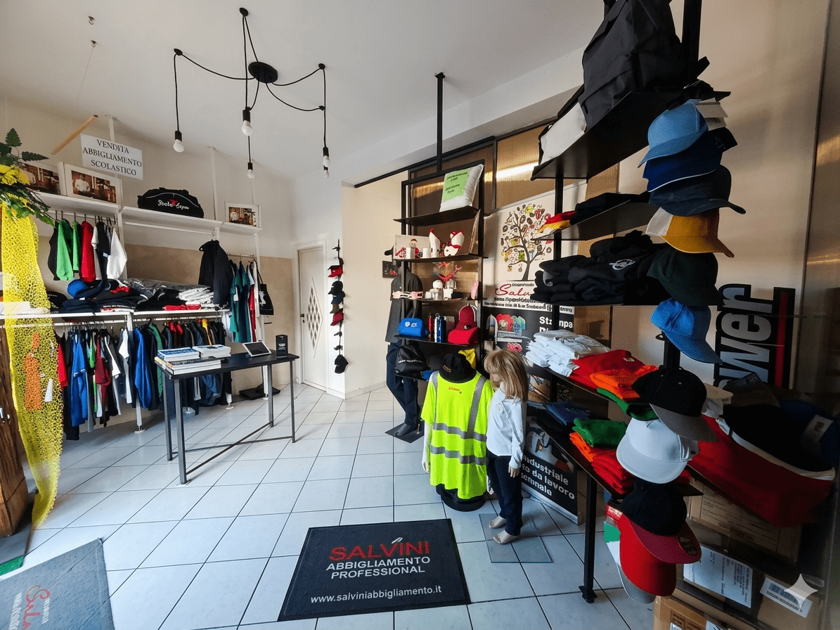 Ricamificio Salvini negozio di abbigliamento personalizzato a Latina